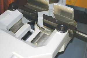 Diskinės metalo pjovimo staklės MK 250